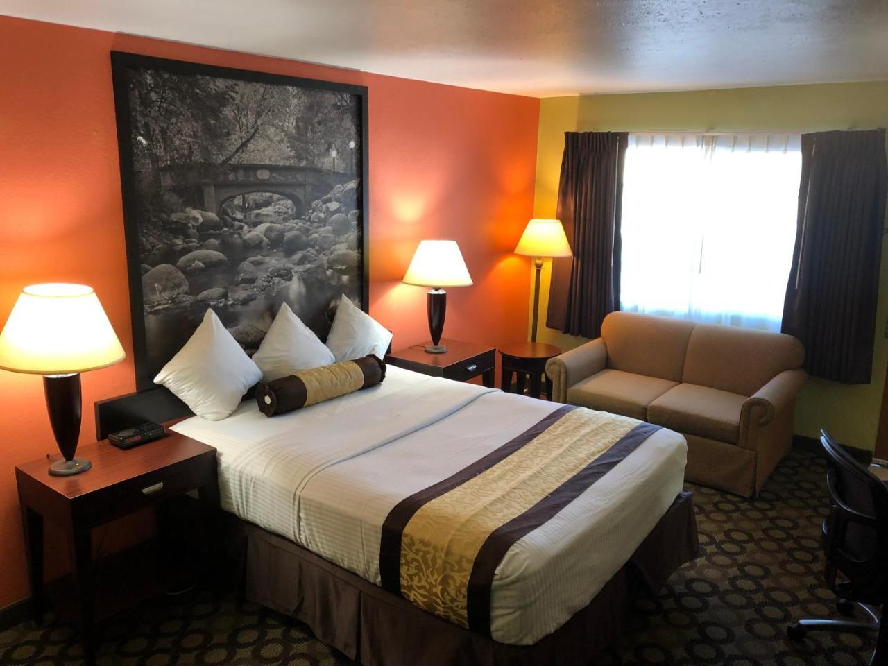 Super 8 By Wyndham Ontario Motell Exteriör bild